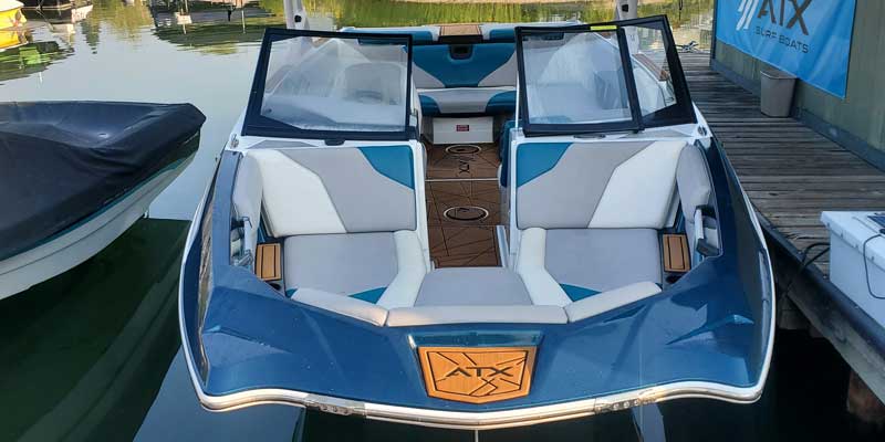 Front of 24 ft ATX boat rental
