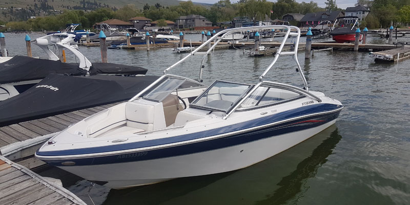 Four Winns Bow Rider boat rental with tower at Lake Country BC